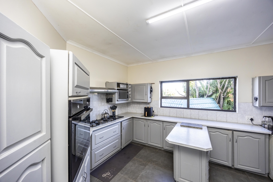 4 Bedroom Property for Sale in Beacon Bay Eastern Cape